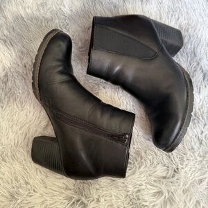 Clarks Collection Black Leather Side Zip Ankle Booties Heels Shoes Womens 8.5 M